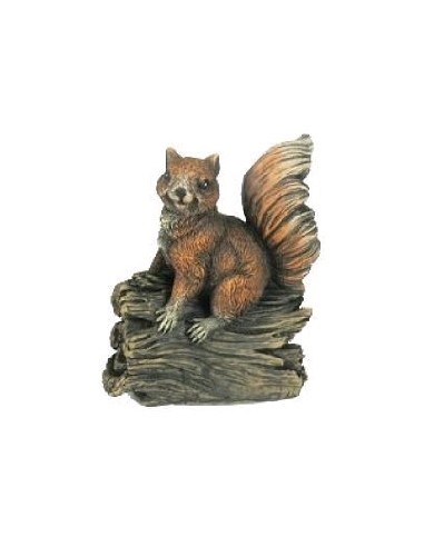 FIGURA ARDILLA SOBRE TRONCO