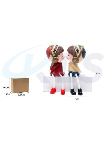 FIGURA PAREJA ENAMORADOS CASCOS